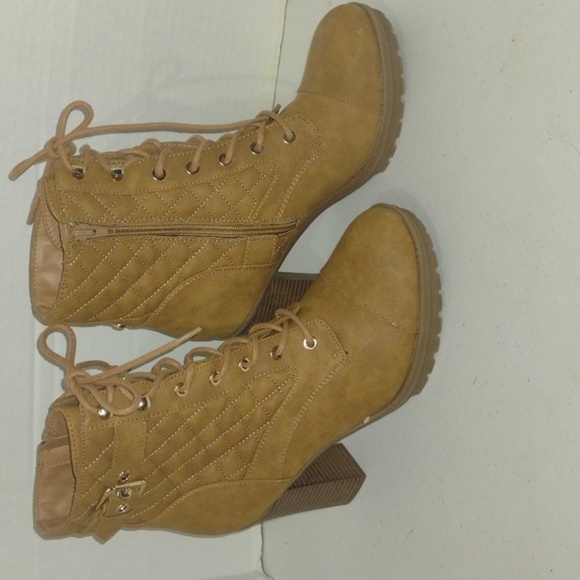 G by Guess tan lace up booties size 10 - Picture 1 of 10